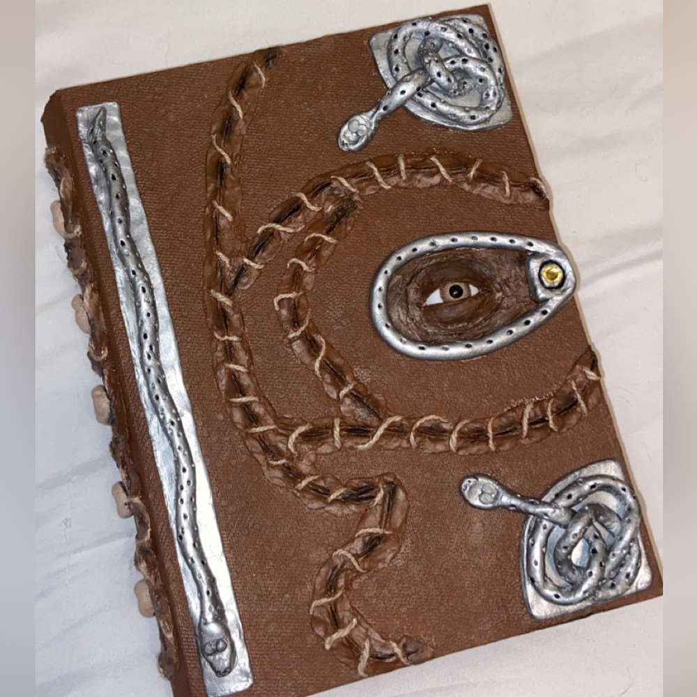 Hocus Pocus Spell book (Large)